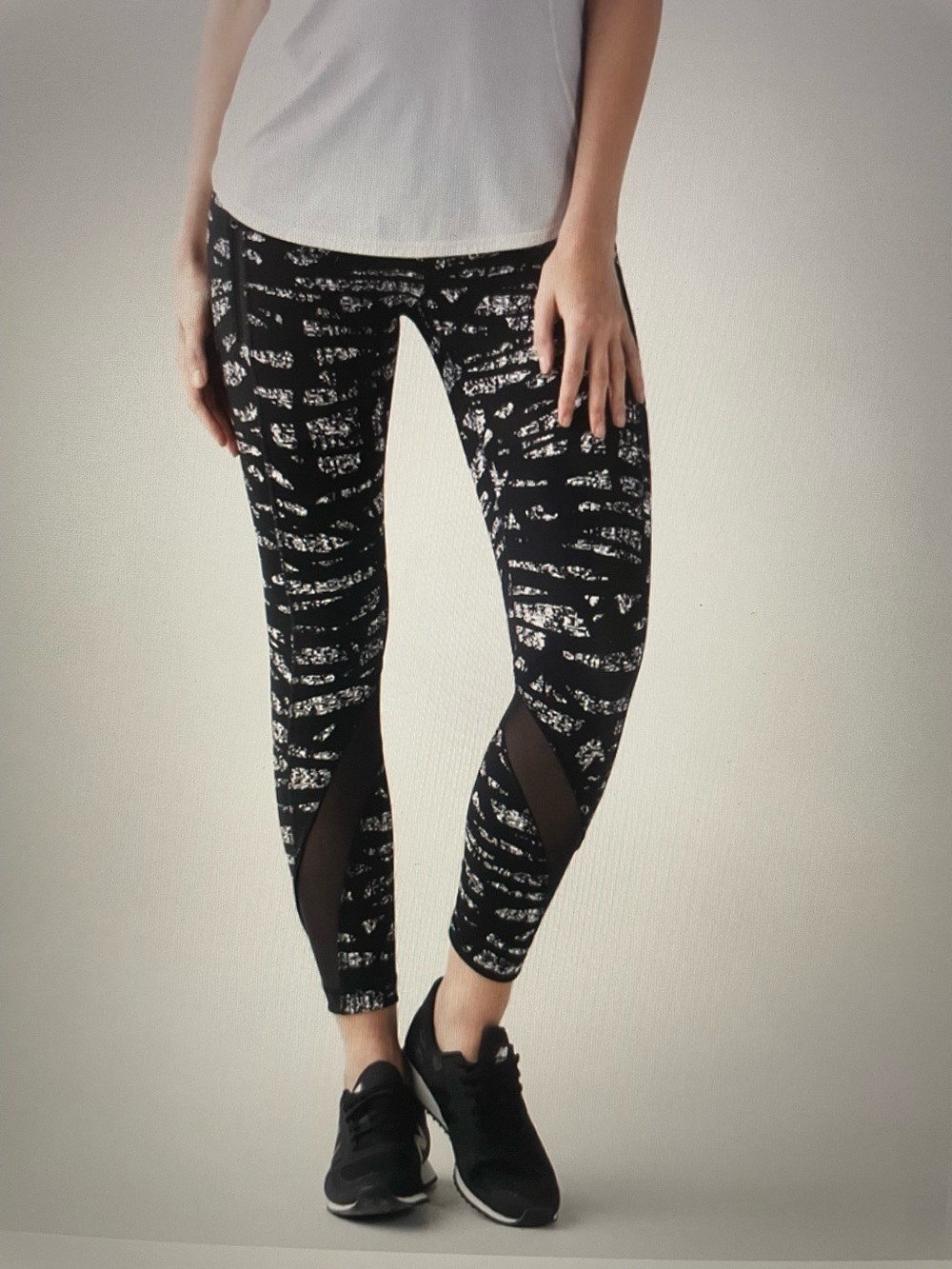 Lululemon Inspire Tight II In Graf Black/White